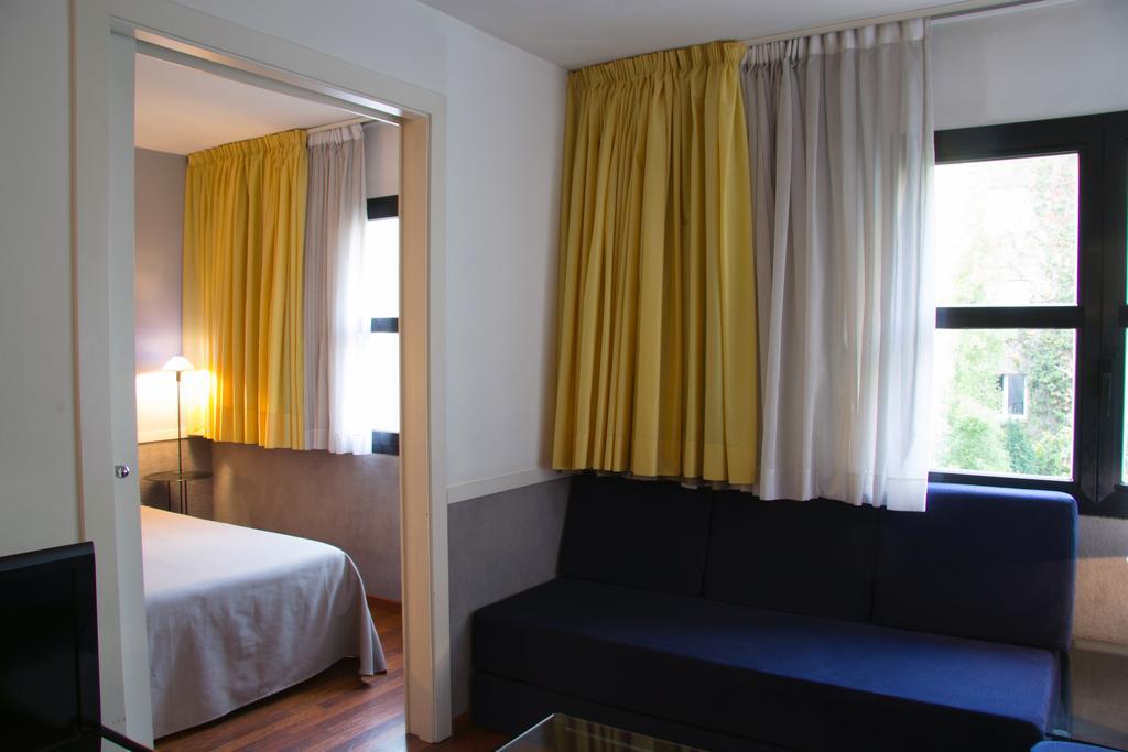 Apartamentos Descartes Barcelona Exteriér fotografie