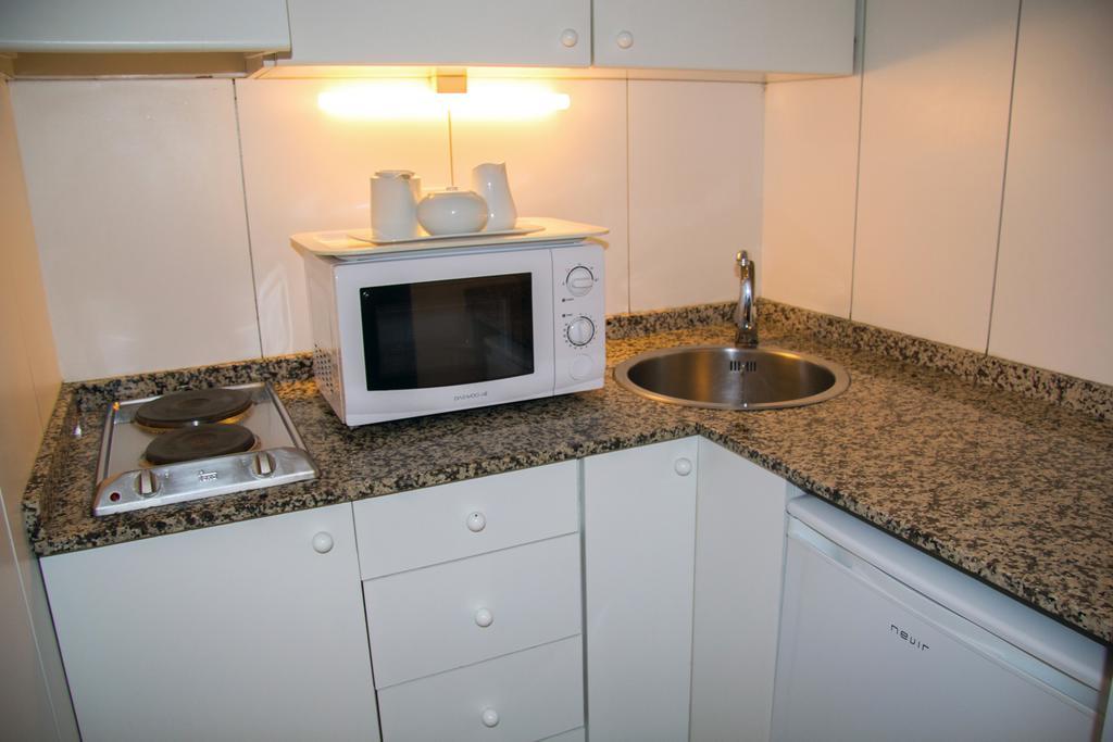 Apartamentos Descartes Barcelona Pokoj fotografie