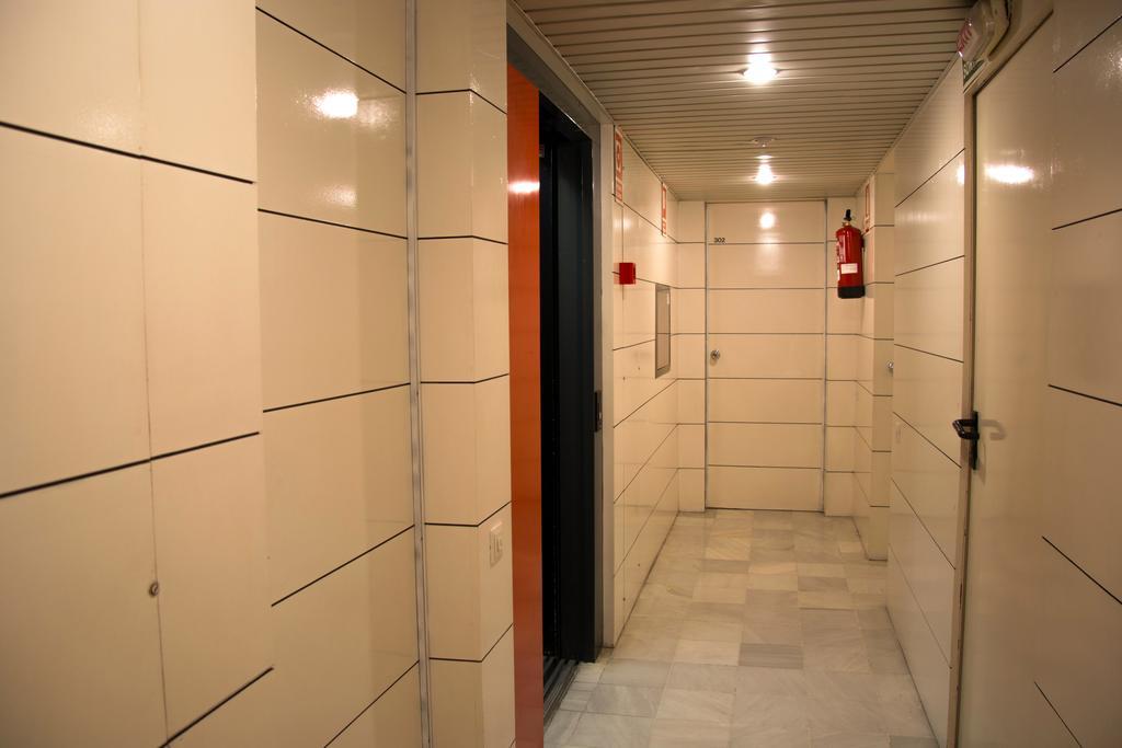 Apartamentos Descartes Barcelona Exteriér fotografie